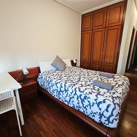 Apartamento Céntrico Y Amplio Piso En *