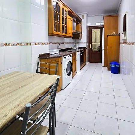 Céntrico Y Amplio Piso En *