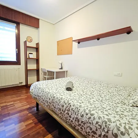 Céntrico Y Amplio Piso En * Bilbao