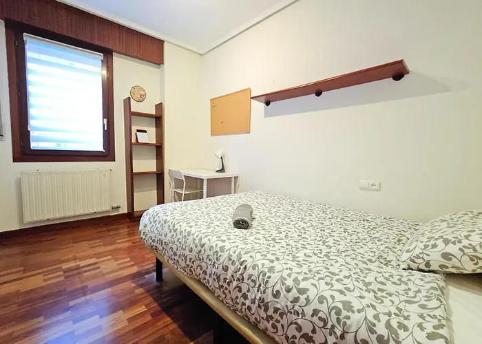 Centrico Y Amplio Piso En * בילבאו