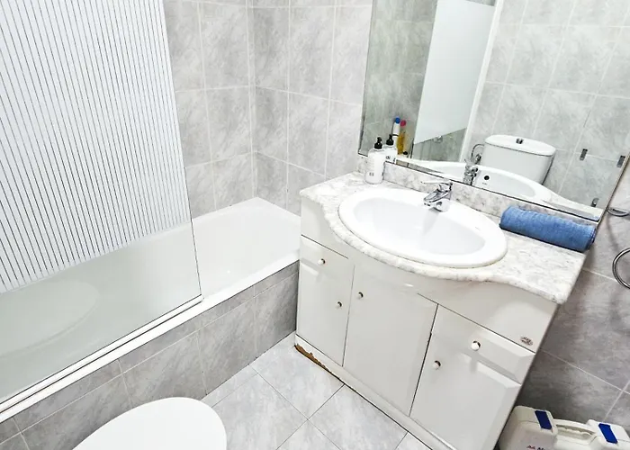 Apartamento Céntrico Y Amplio Piso En *